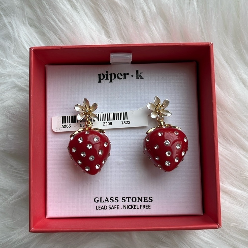🆕 Piper K Strawberry Gold Tone Rhinestone Earrings Pierced